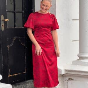 Loved by Lykke - Kjole - Mille SS Dress - Red Flower